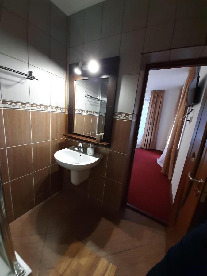 Pensiunea Montan Din Bran,Sat Simon Spa Indoor Бран Екстериор снимка