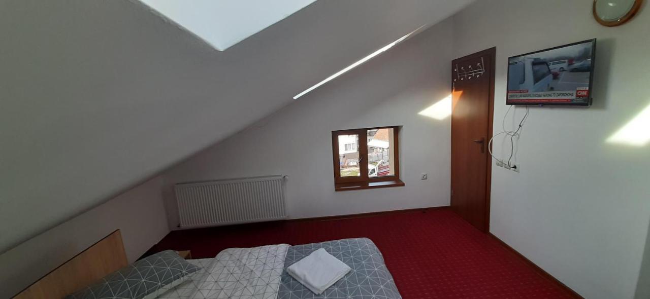 Pensiunea Montan Din Bran,Sat Simon Spa Indoor Бран Екстериор снимка