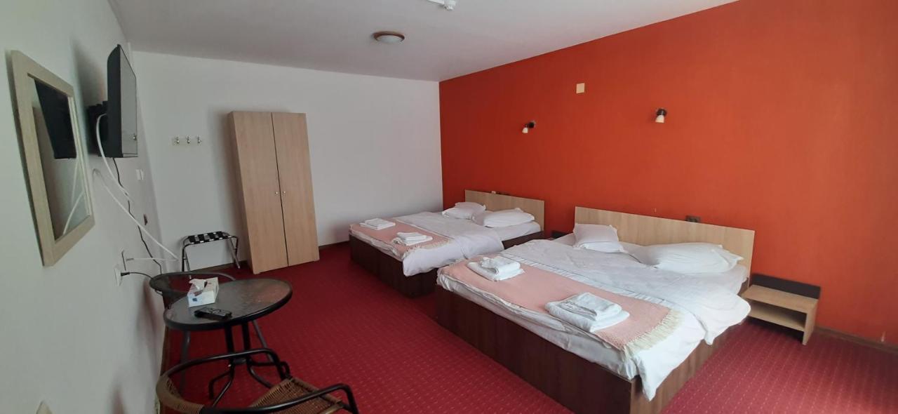 Pensiunea Montan Din Bran,Sat Simon Spa Indoor Бран Екстериор снимка