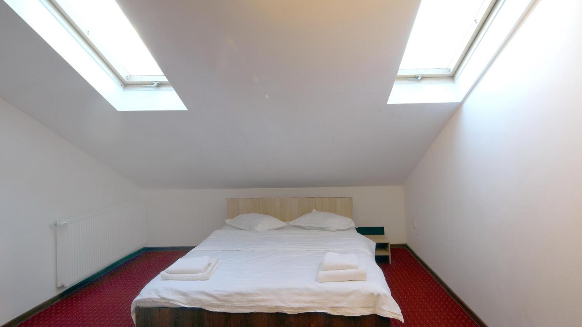 Pensiunea Montan Din Bran,Sat Simon Spa Indoor Бран Екстериор снимка