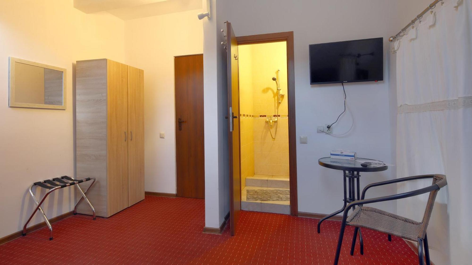 Pensiunea Montan Din Bran,Sat Simon Spa Indoor Бран Екстериор снимка