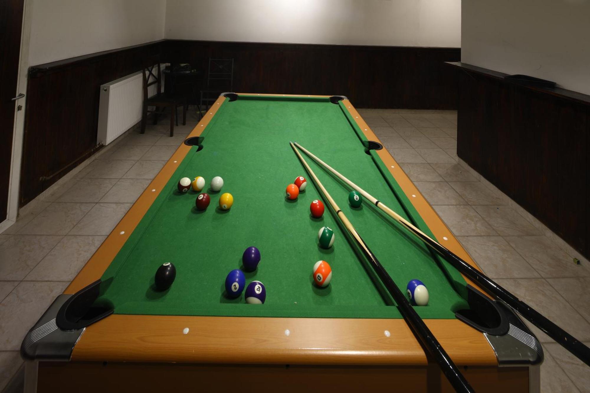 Pensiunea Montan Din Bran,Sat Simon Spa Indoor Бран Екстериор снимка